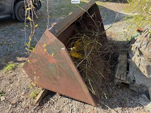 Skuffe til traktor t&ouml;rőkan&aacute;l