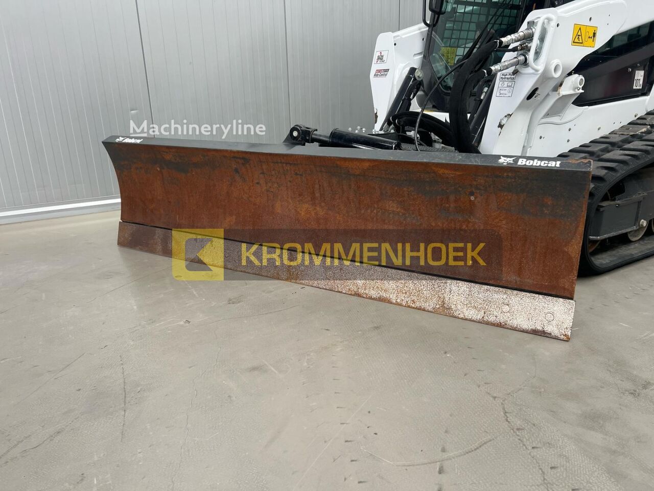Купить отвал Bobcat Dozerblade 96 6-way dozerblade | Machineryline MD Отвал Bobcat Dozerblade 96 6-way dozerblade - Machineryline