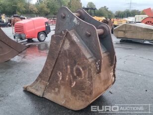 30" excavator bucket
