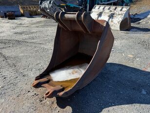 Andre Smalskuffe tann med excavator bucket