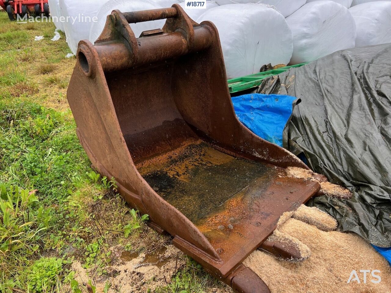 Gjerstad w/ 1150 litres excavator bucket