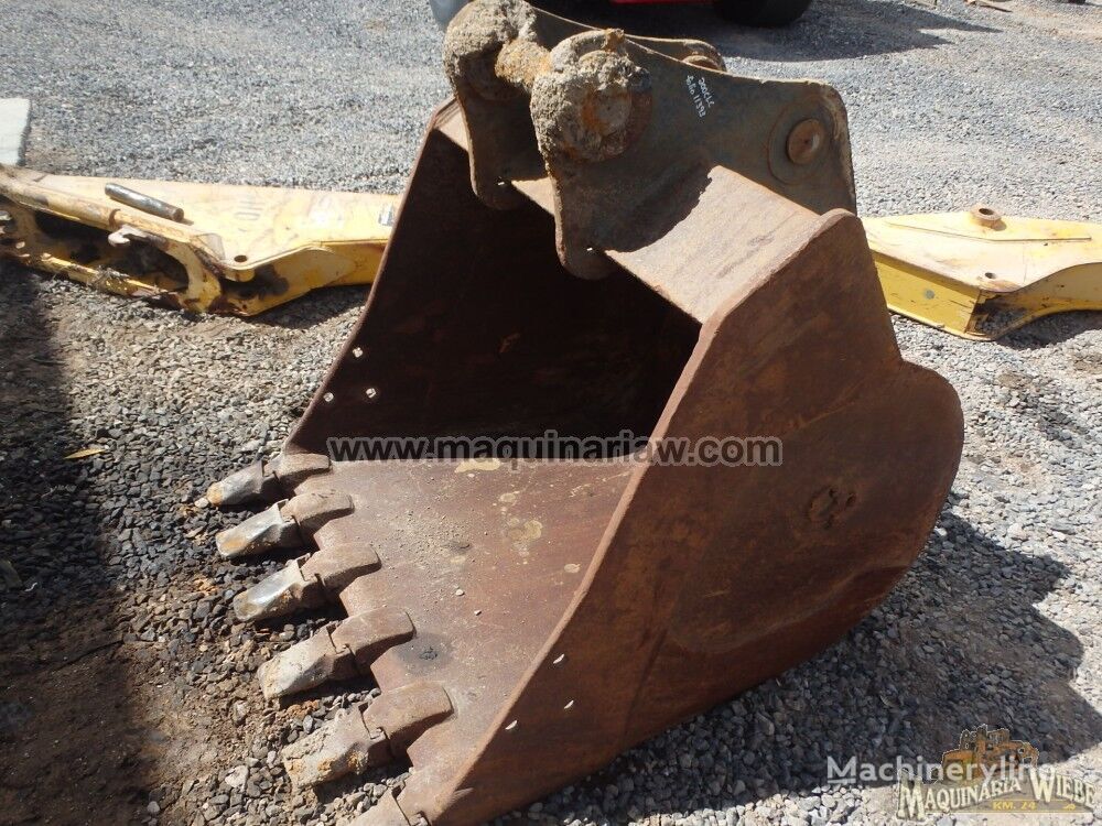 John Deere 200CLC excavator bucket