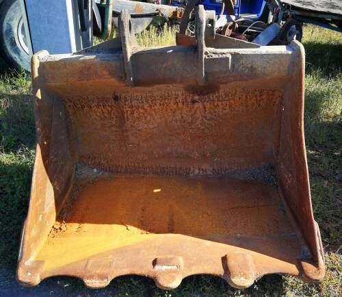 Komatsu 150 cm excavator bucket