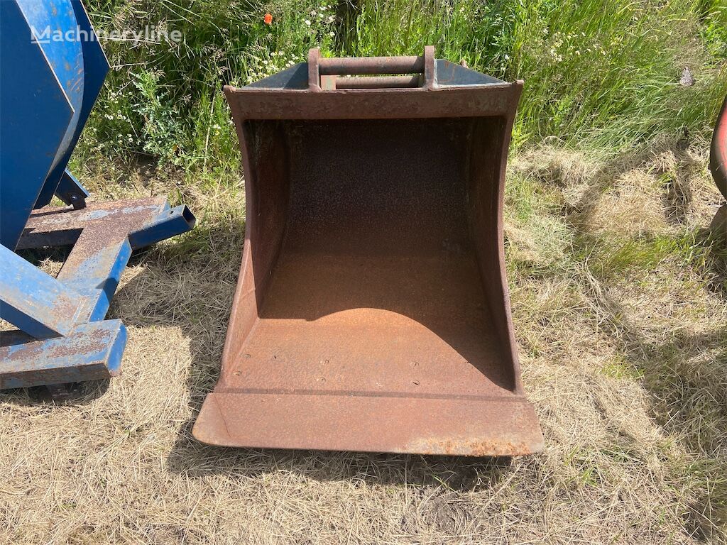 S45 excavator bucket
