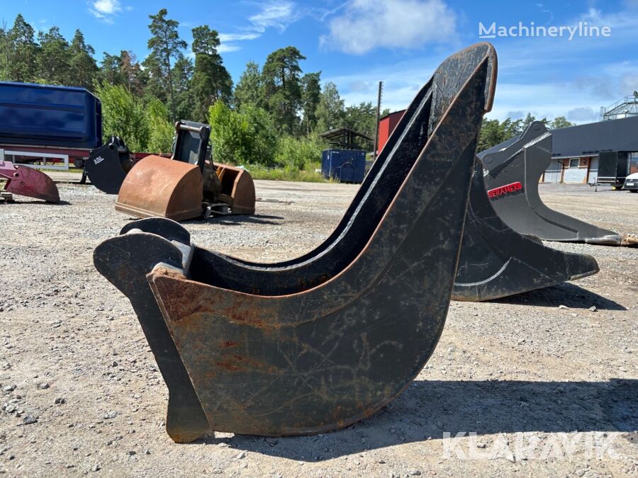 Smalskopa excavator bucket