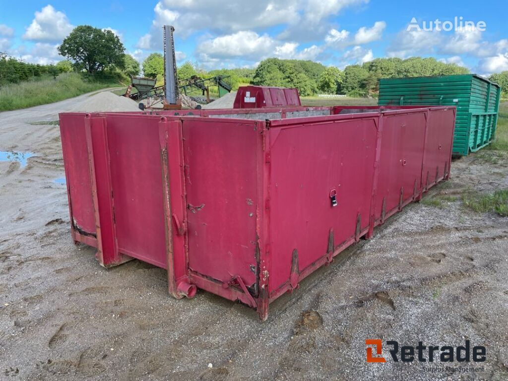 Container med træsider / Container with wooden sides flatbed truck body