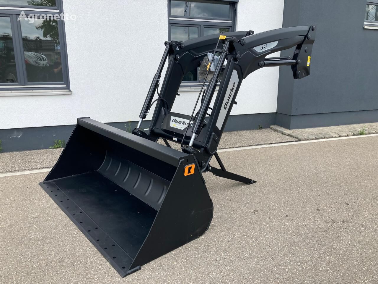 New Q3S front loader - Agronetto