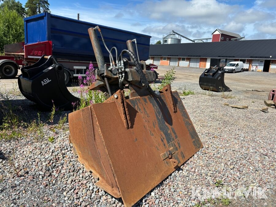 Egentillverkad front loader bucket