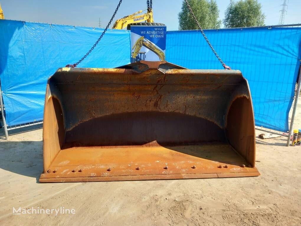 Komatsu WA270-8 front loader bucket