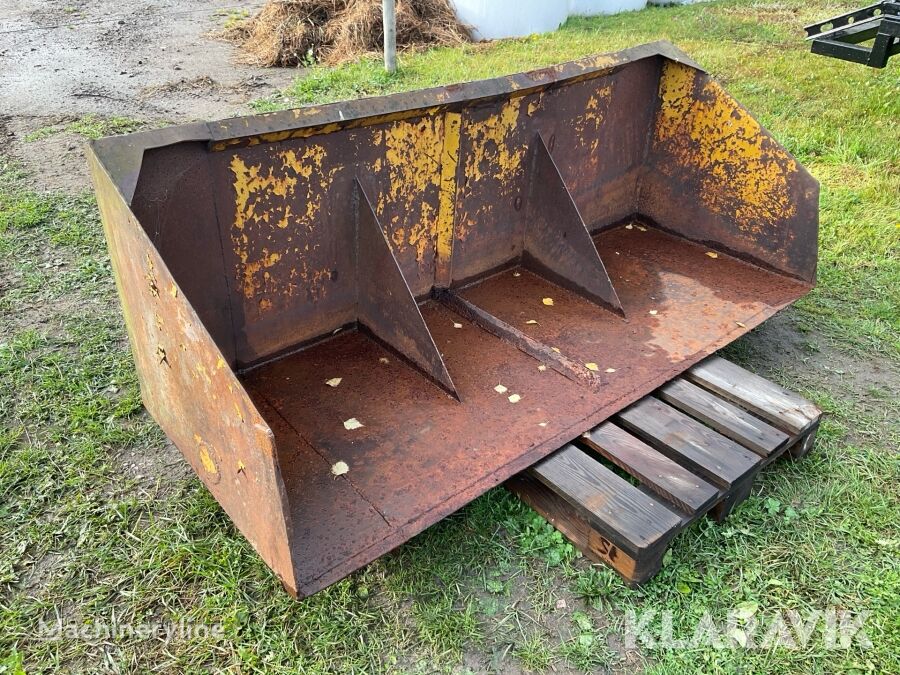 Skopa Trimafäste front loader bucket