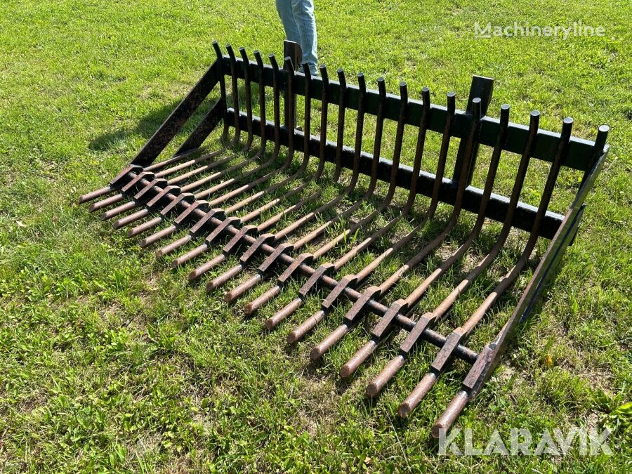 Stengrep front loader bucket