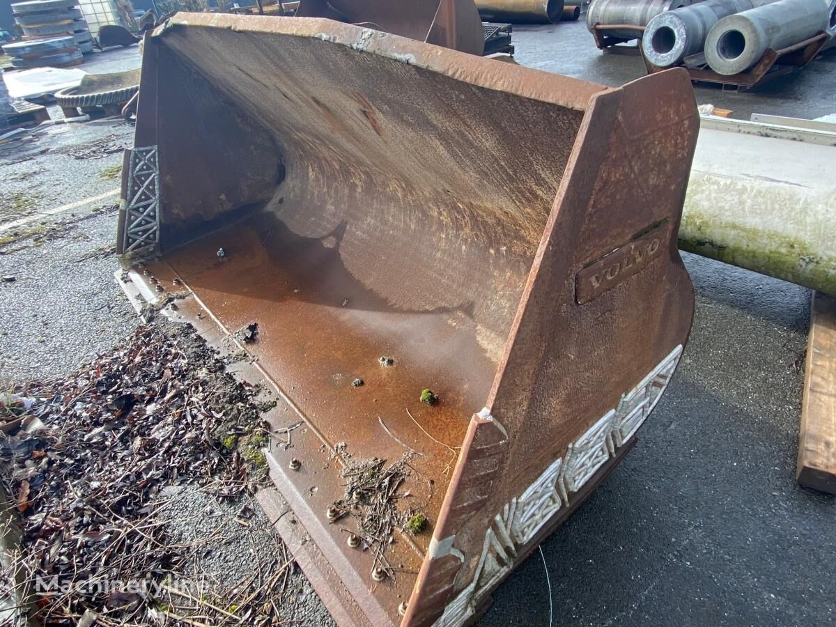 Volvo L 90 front loader bucket