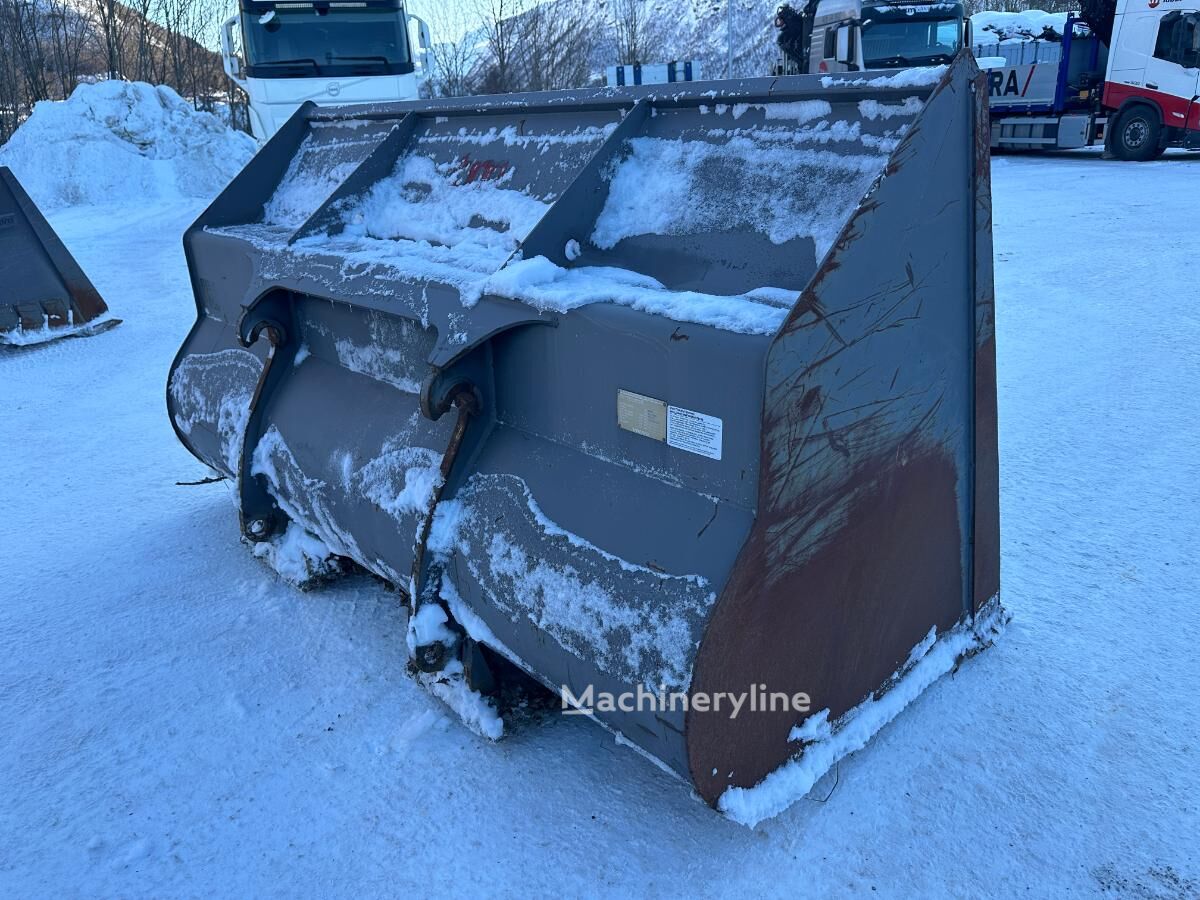 Volvo SKUFFE 80562 cuchara frontal - Machineryline