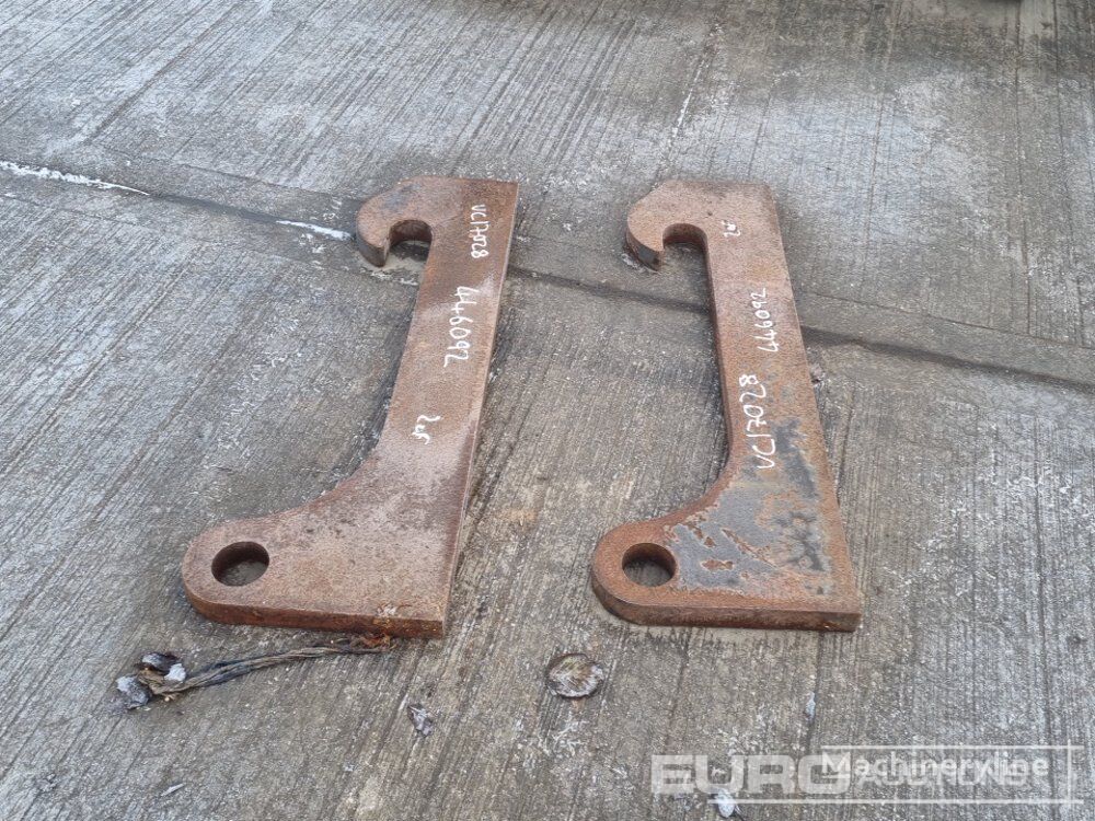 قادوس أمامي Weld On Bracket to suit Wheeled Loader (2 of)