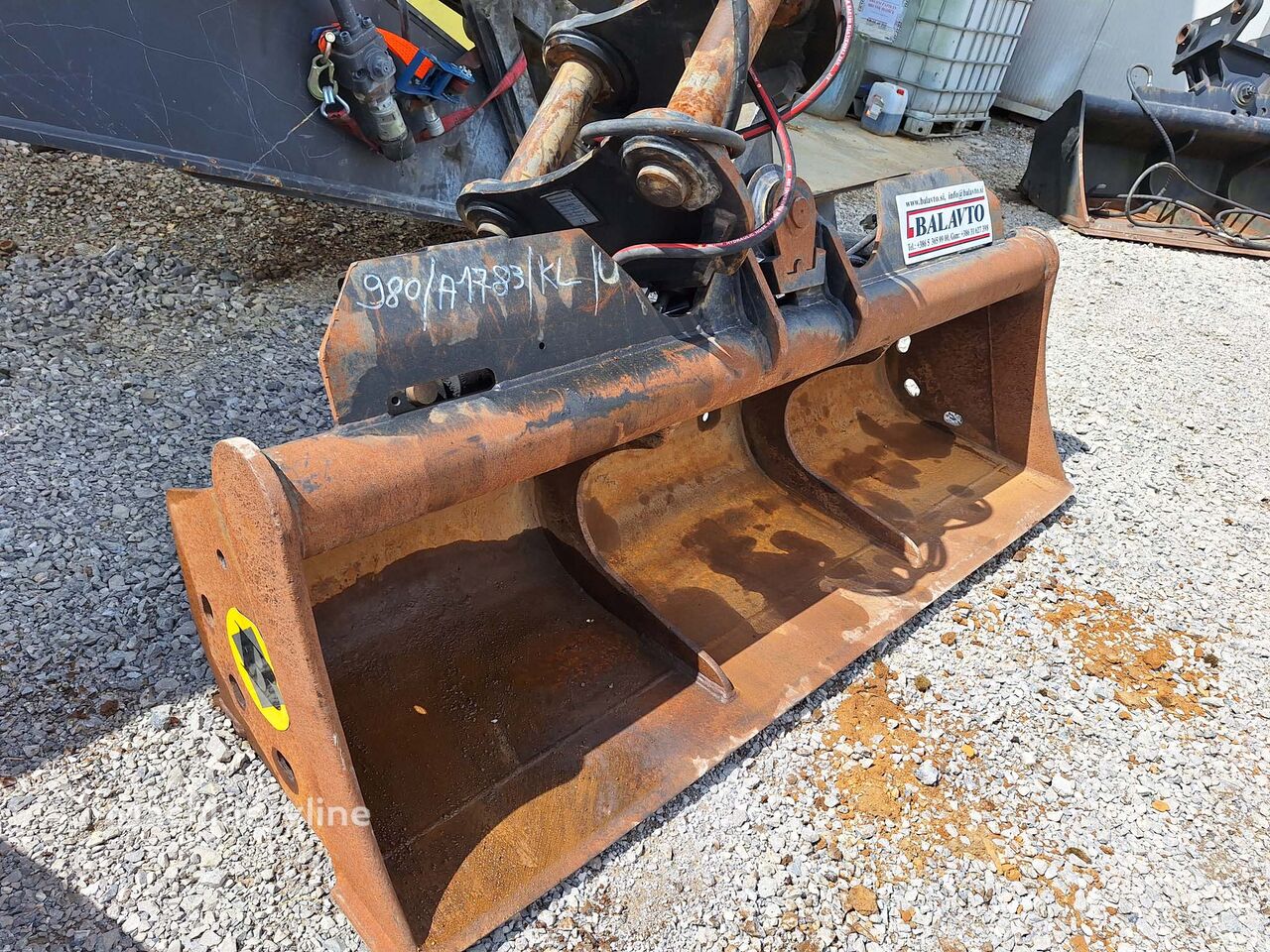 Ditch cleaning bucket 2000 mm for 20-25 ton excavators grading bucket - Machineryline