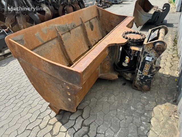 Reschke grading bucket