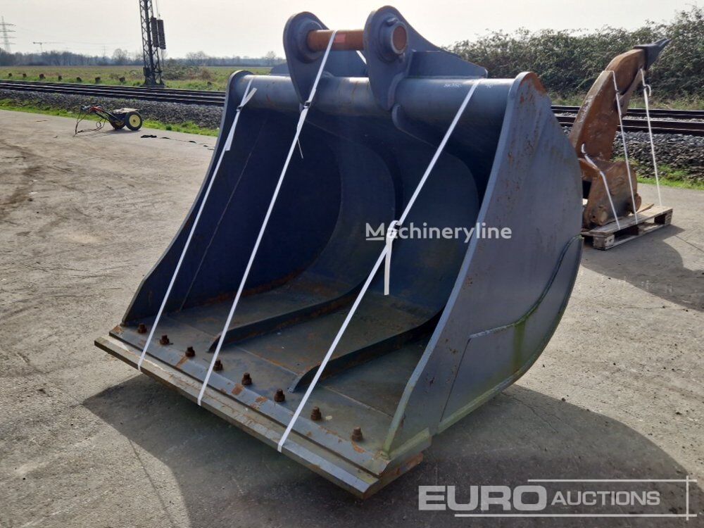 Strickland 72" grading bucket - Machineryline