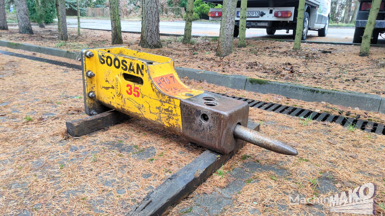 Soosan SQ35 hydraulic breaker