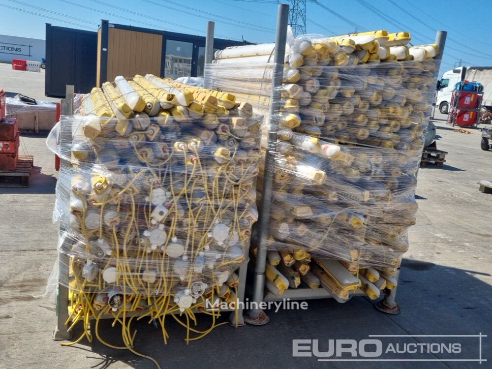 Купить промышленный светильник Site Strip Lights (2 Stillages of) | Machineryline TJ Промышленный светильник Site Strip Lights (2 Stillages of) - Machineryline