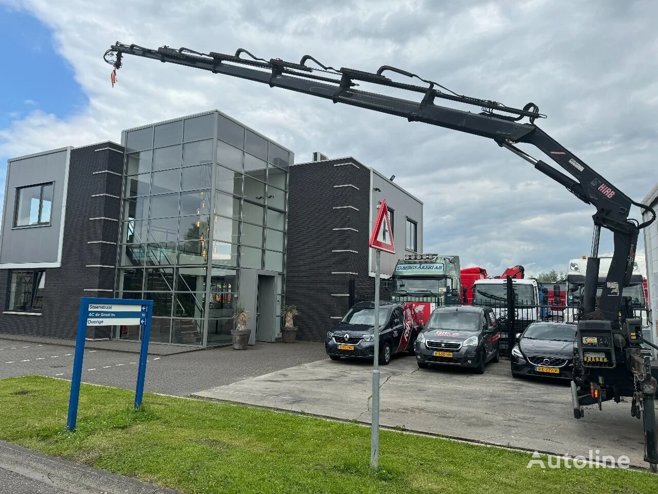 grua auxiliar HIAB 166 S-5 + REMOTE + 5E & 6E FUNCTIE + ROTATOR + HOOK + 2X OUTRIGG