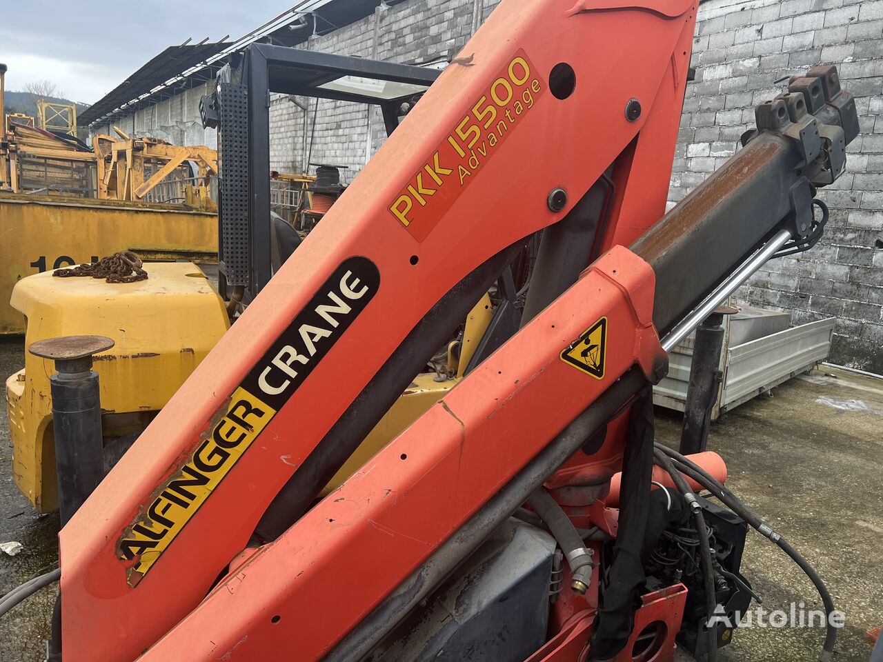 grue auxiliaire de chargement Palfinger 15500