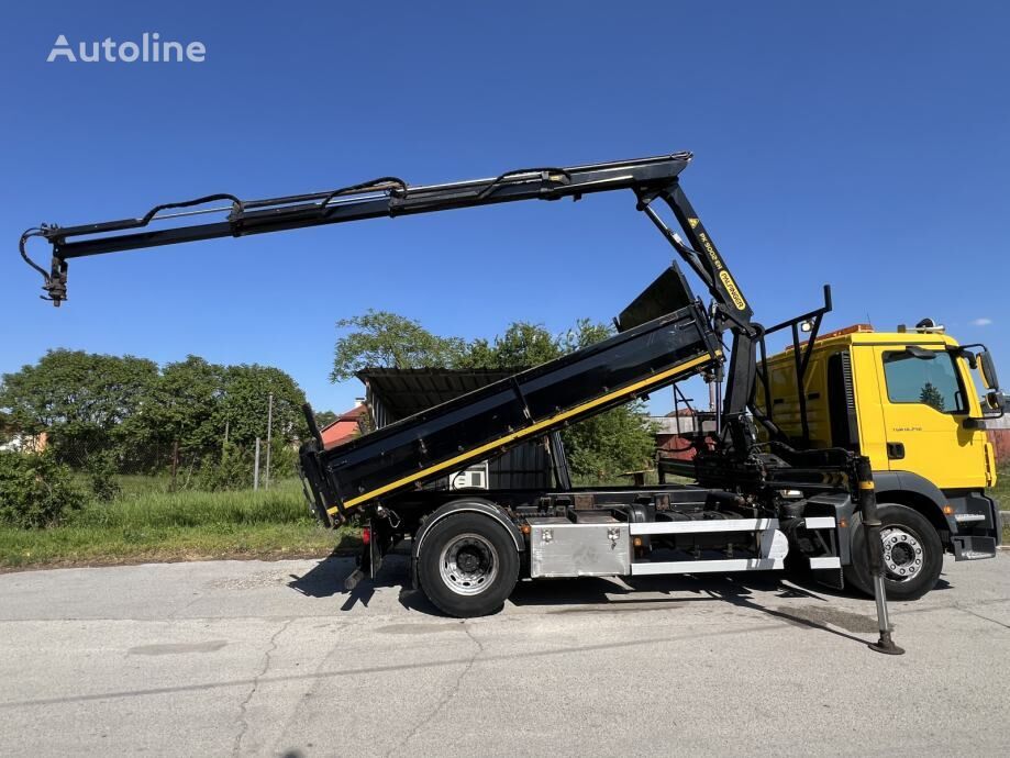 Palfinger 9002 loader crane