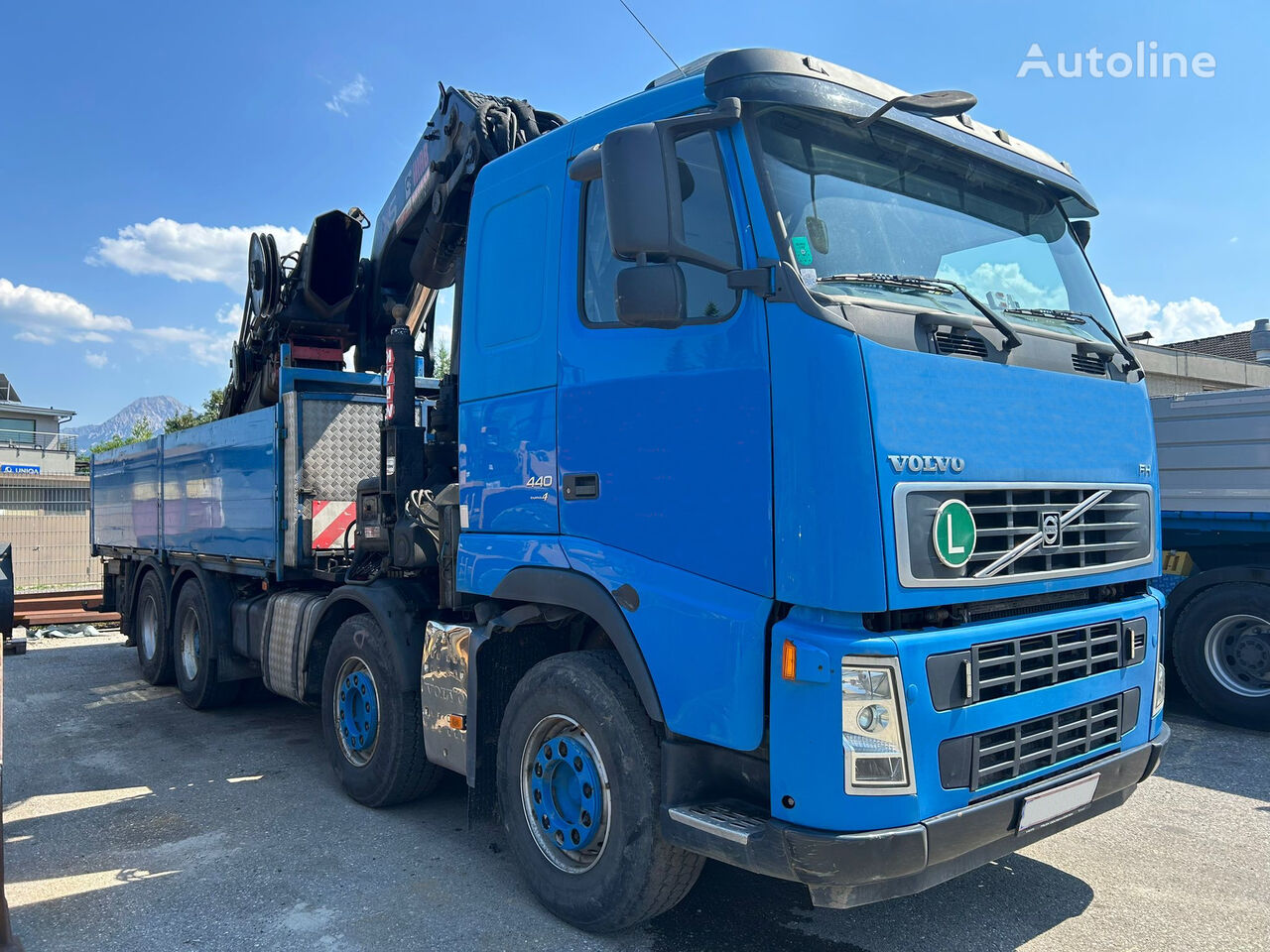 grue auxiliaire de chargement Volvo 440 / HIAB 800 E-6