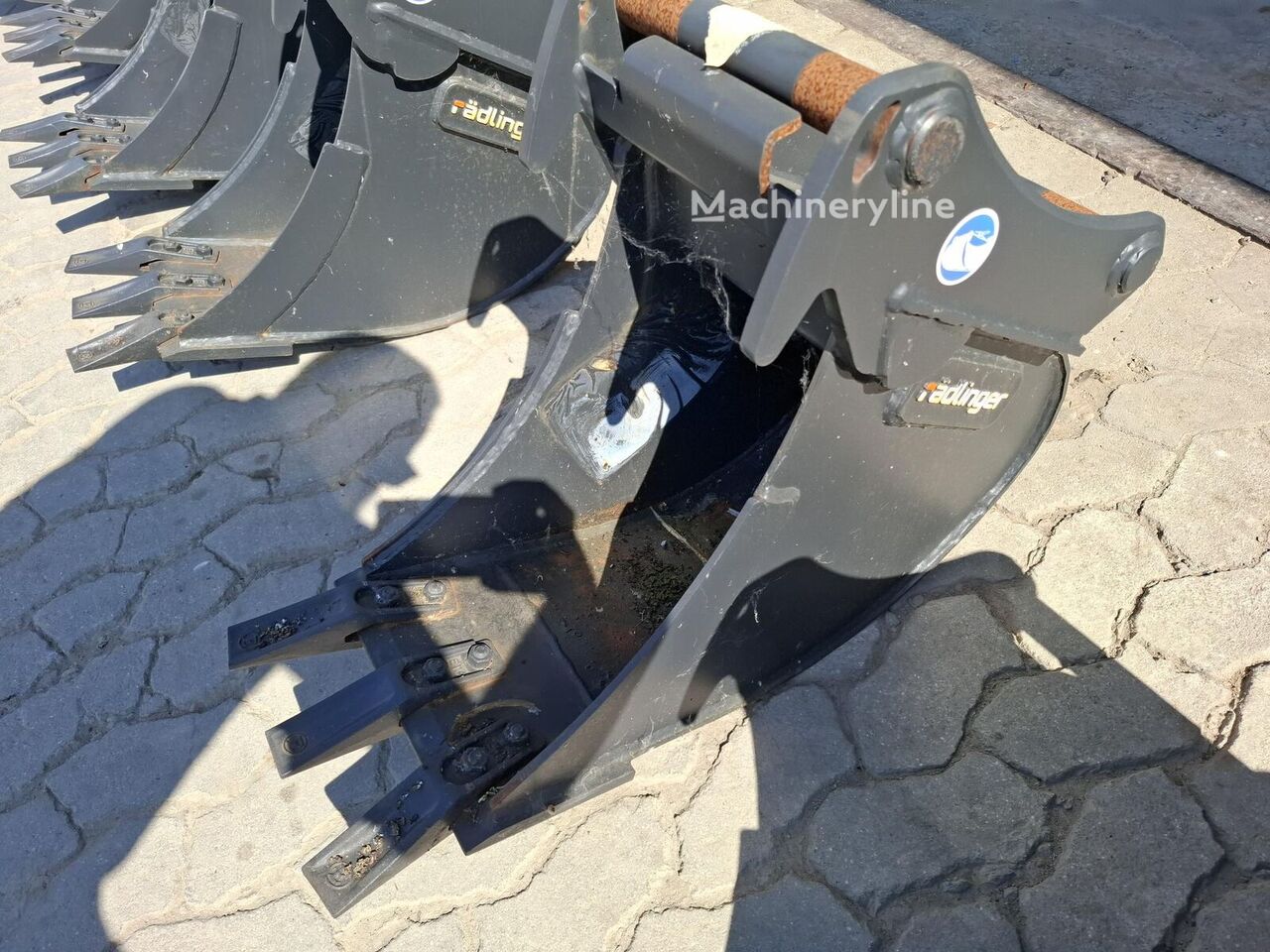 قادوس الحفارة الصغيرة Rädlinger KTL03-300 - Machineryline