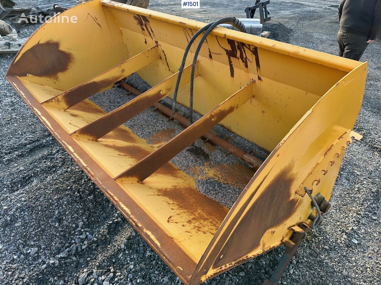 Dalen 2034-W mounted sand spreader