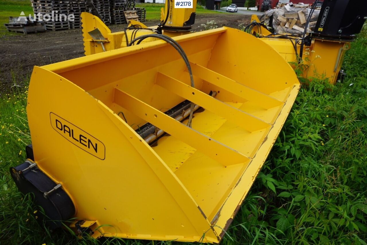 Dalen 2034-W mounted sand spreader