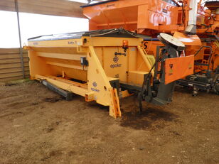 Epoke SH 3301 mounted sand spreader