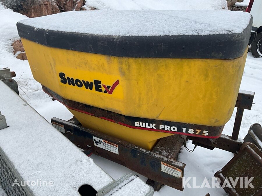 épandeur de sable porté SnowEx Bulk Pro 1875