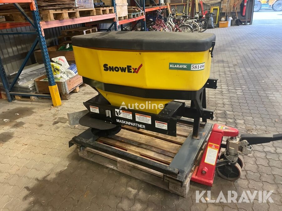 SnowEx Sp 1575 mounted sand spreader