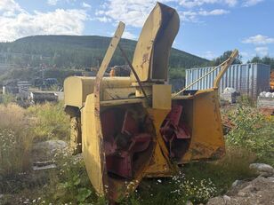 &Oslash;veraasen Sn&oslash;freser felszerelt h&oacute;f&uacute;v&oacute;