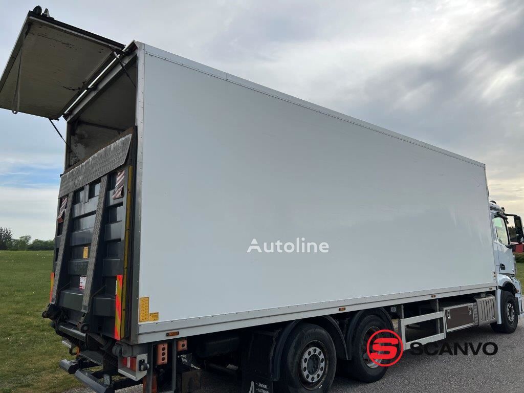 Carrier Xarios 500 refrigerated truck body