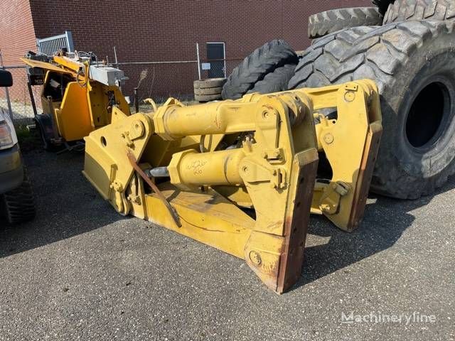 Caterpillar CAT D 8 R Ripper