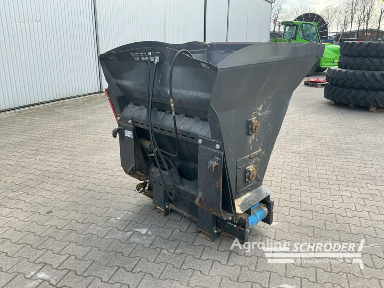 كلاب التقاط السيلاج VDW - FUTTERVERTEILSCHAUFEL | SCHMIHING - Agroline