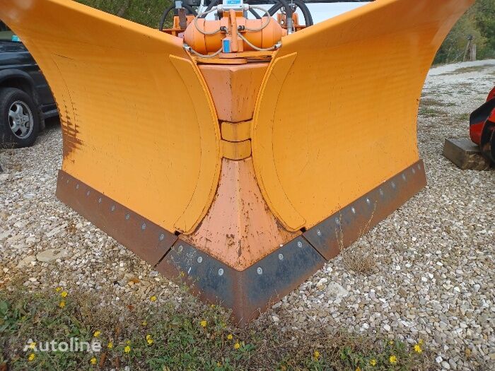 Assaloni Y5 snow plough