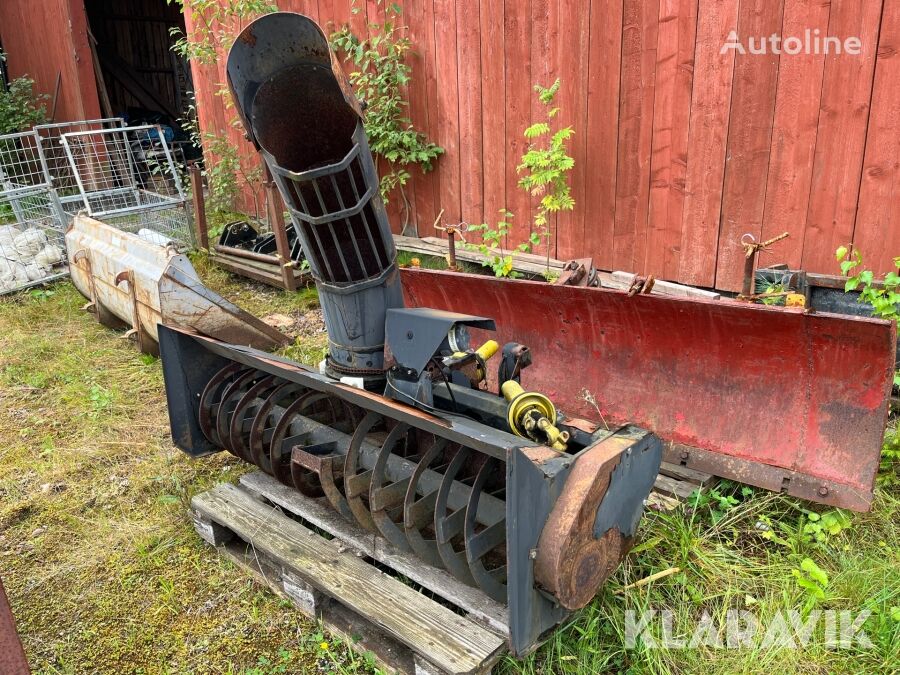 Snöslunga Nymek till Isekitraktor snow plough