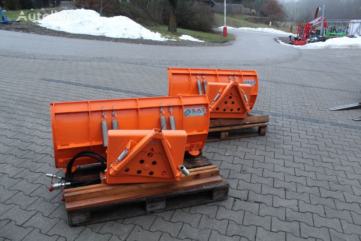 new Sonstige Abverkauf Kommunalschneeschilder - Lagerware snow plough