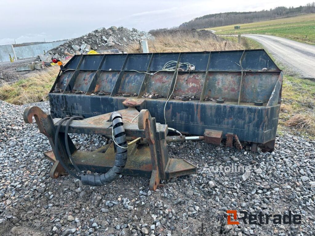 Vreten Snöplog Diagonalt märke: Vreten Fäste: Stora BM bredd: 3,20meter Schneeschild