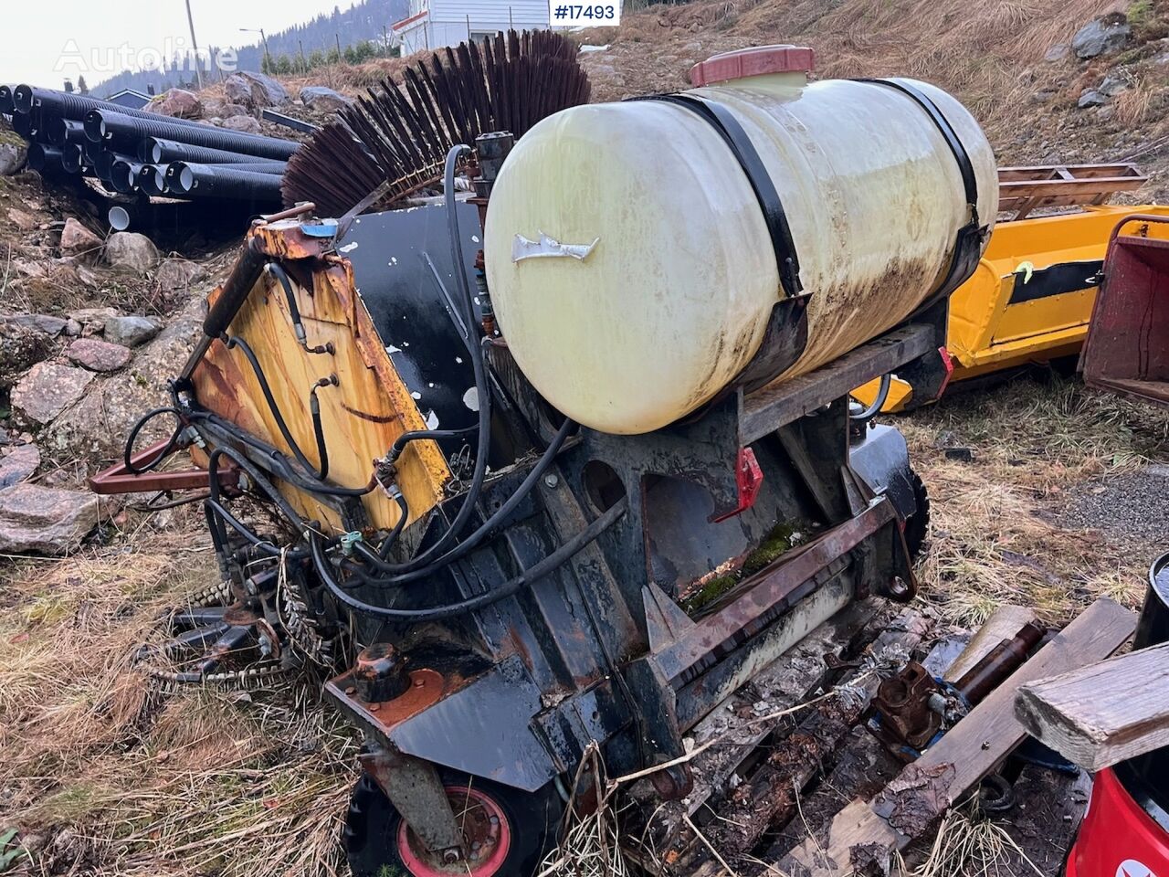 فرشة آلية Broom with water tank for wheel loaders