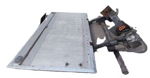 cửa nâng sau 65C18