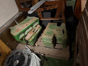 John Deere 16 stk. John Deere frontvekter 50 kg med vektb&aelig;rer/frontfeste tractor counterweight