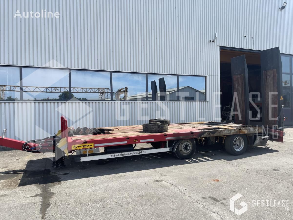 trailer alat berat SCORPION SCR 210 rusak