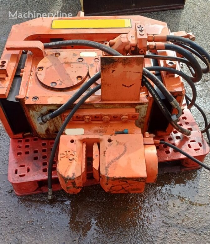 PTC 7PHFC vibratory hammer