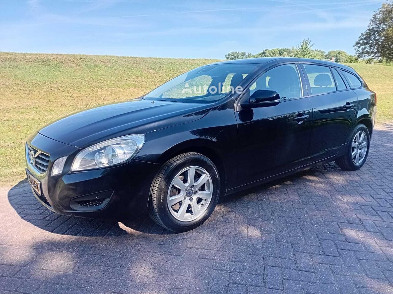 Универсал Volvo V60 - Autoline