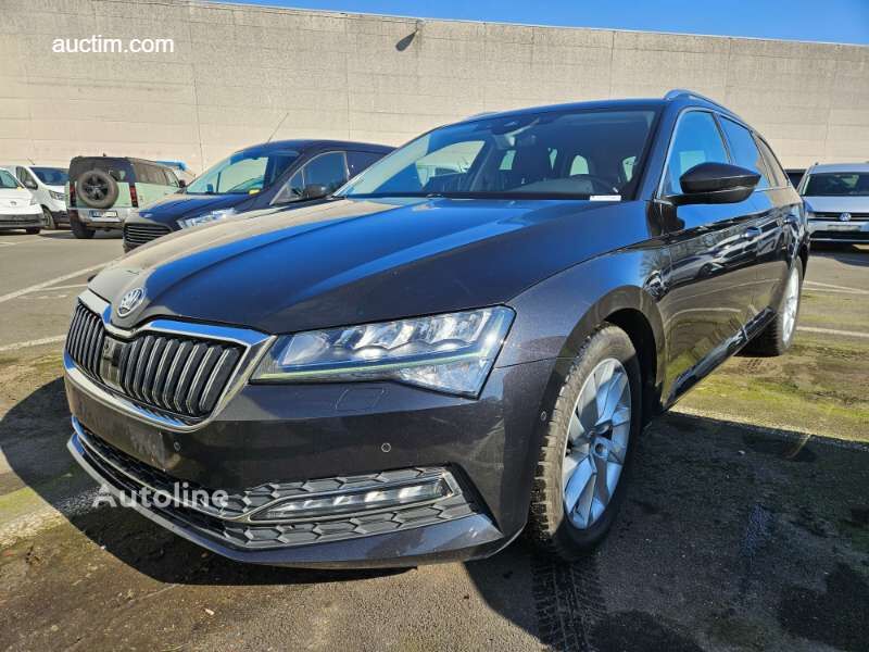 Škoda Superb estate car