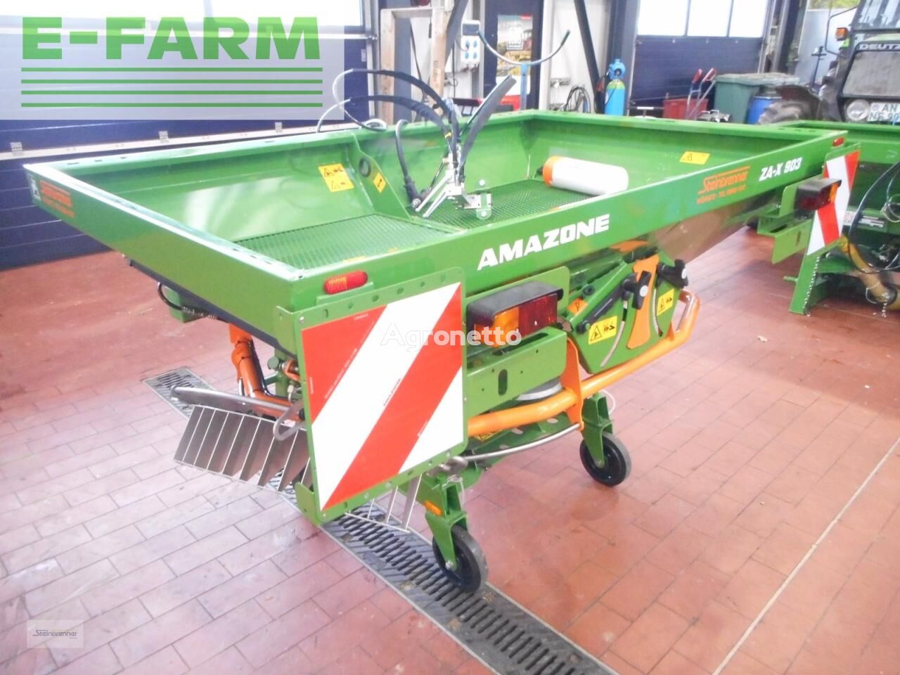 Amazone za-x 903 mounted fertilizer spreader