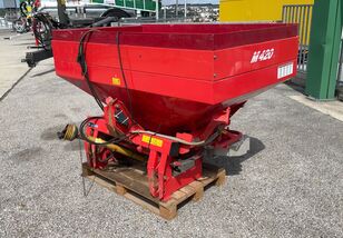 Rauch 932R mounted fertilizer spreader